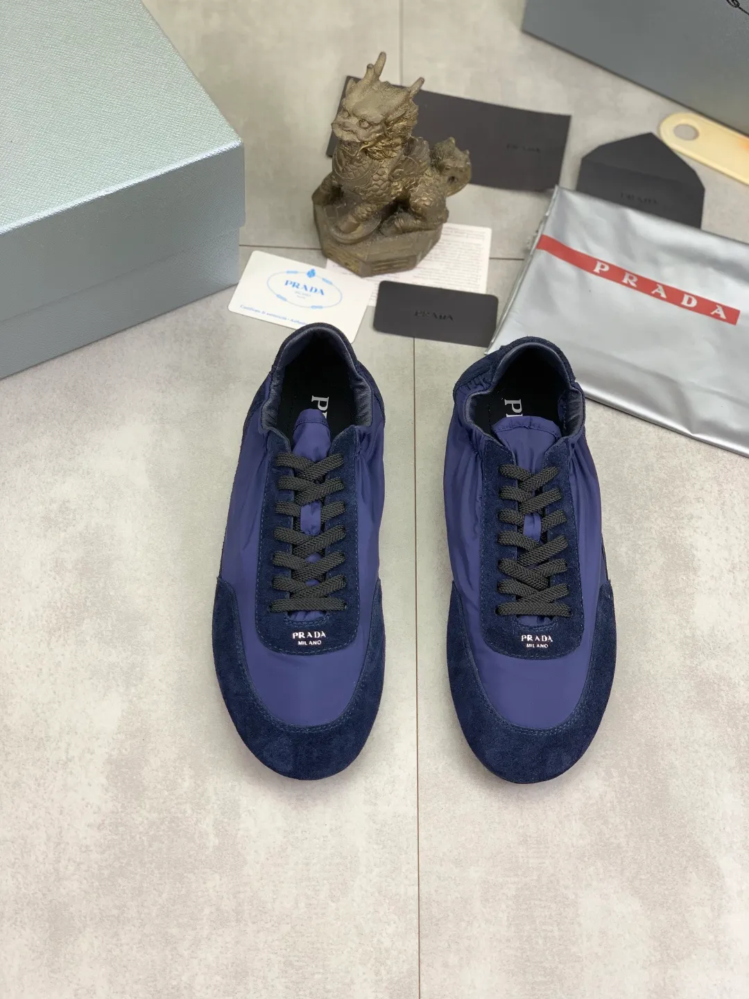 Men's shoes 💰P500💰【New style】hot style is on the official website, 🆘 Trendy brand (Prada) mainly promotes hot style, avant-garde and versatile fashion men's shoes private version mold opening, cowhide surface splicing 1:1 replica... fashionable and simple, original imported cowhide lining cowhide feet; the atmosphere and personality are more fashionable, eye-catching and pursuing class. It will subvert the old idea and be a must-have for fashion trendsetters with you! Must keep it for yourself! Tall and comfortable, large and low, high-end quality workmanship. Size: 38-44; 6️⃣colors available.